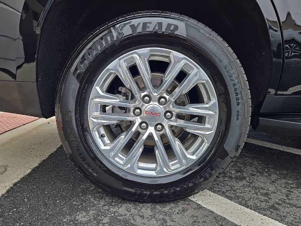 Used 2023 GMC Yukon SLT w/ SLT Premium Package image 9