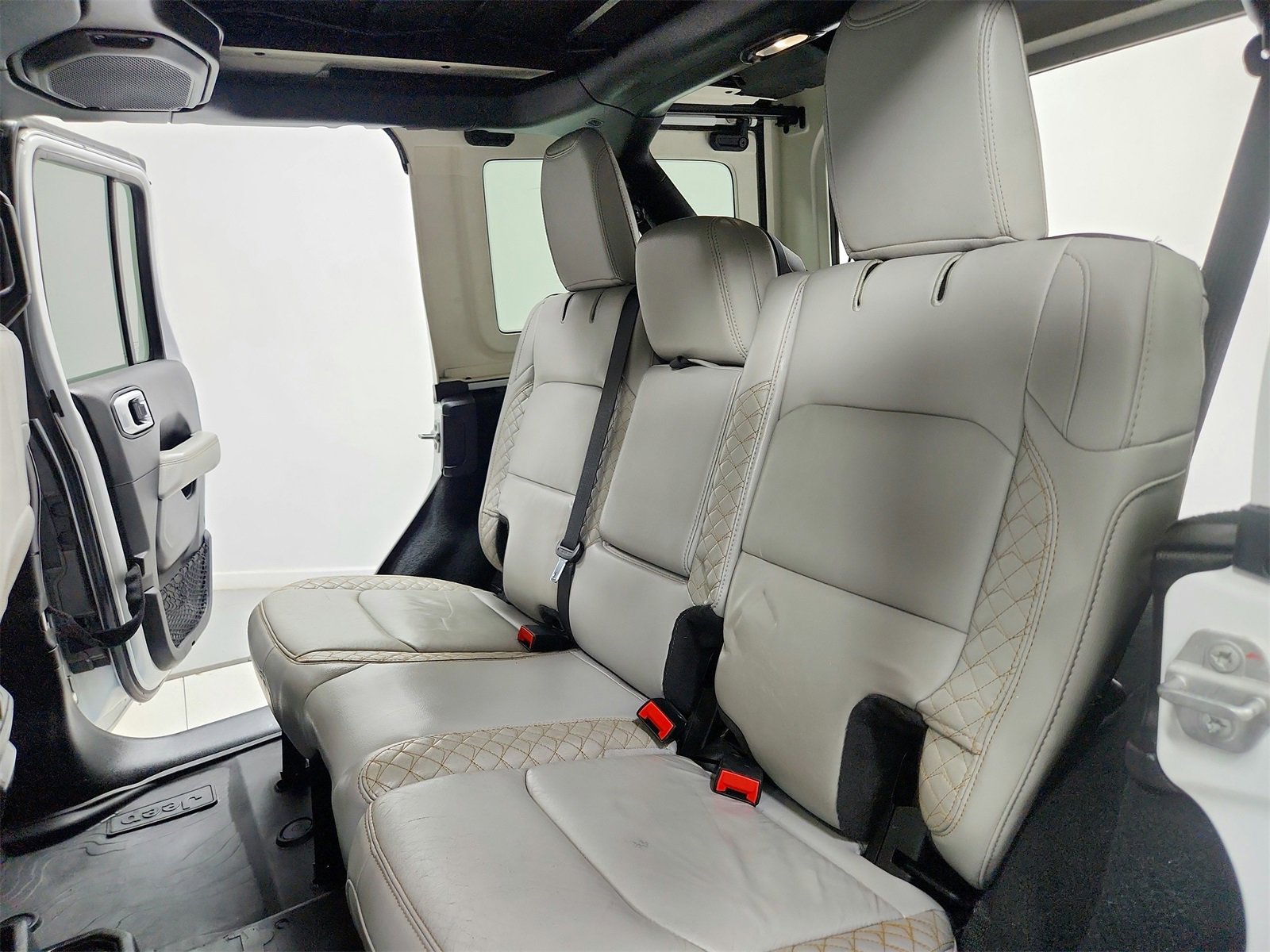 Used 2023 Jeep Wrangler Altitude image 37