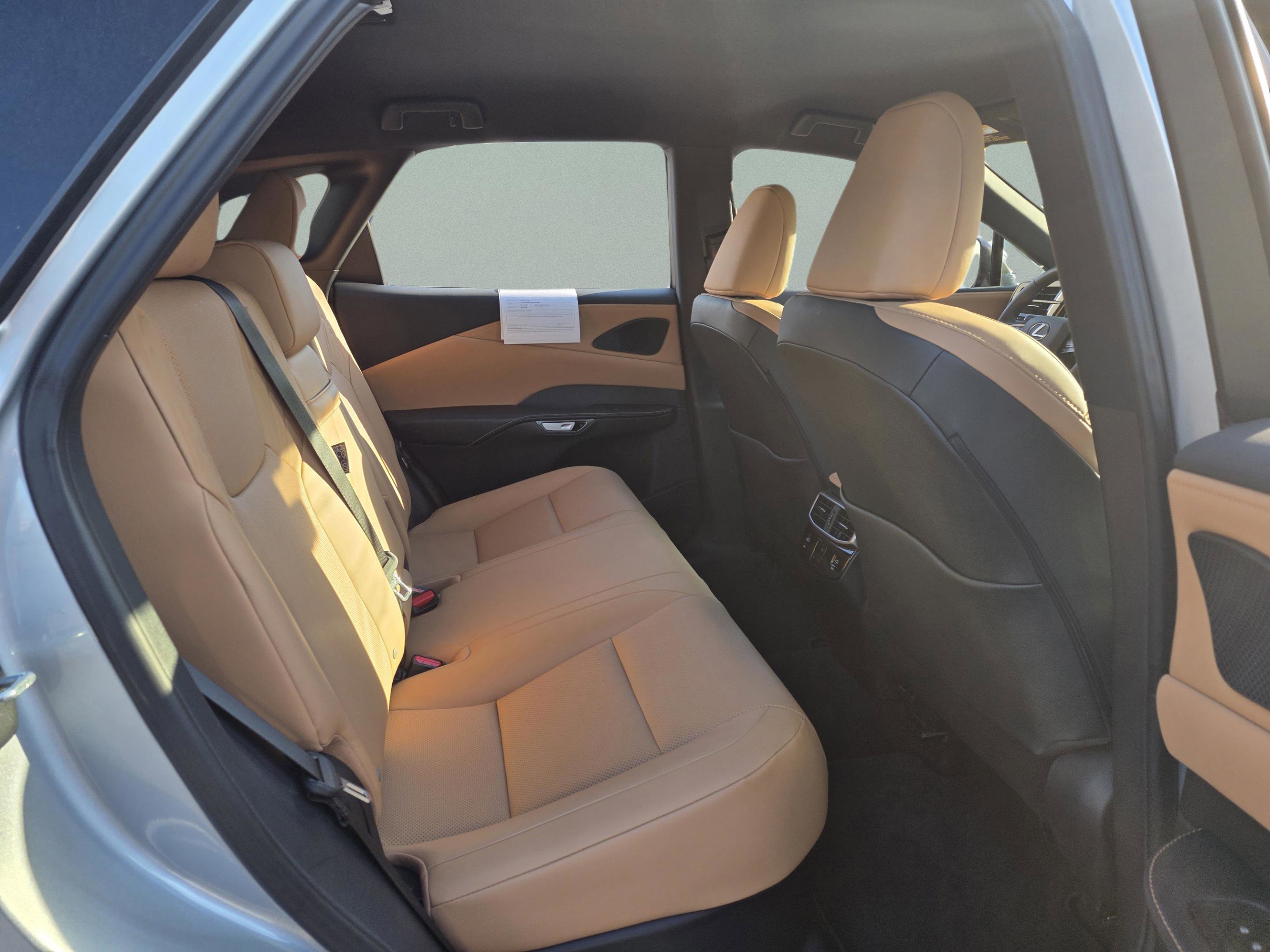 Used 2025 Lexus RX 350 FWD w/ Technology Package image 29