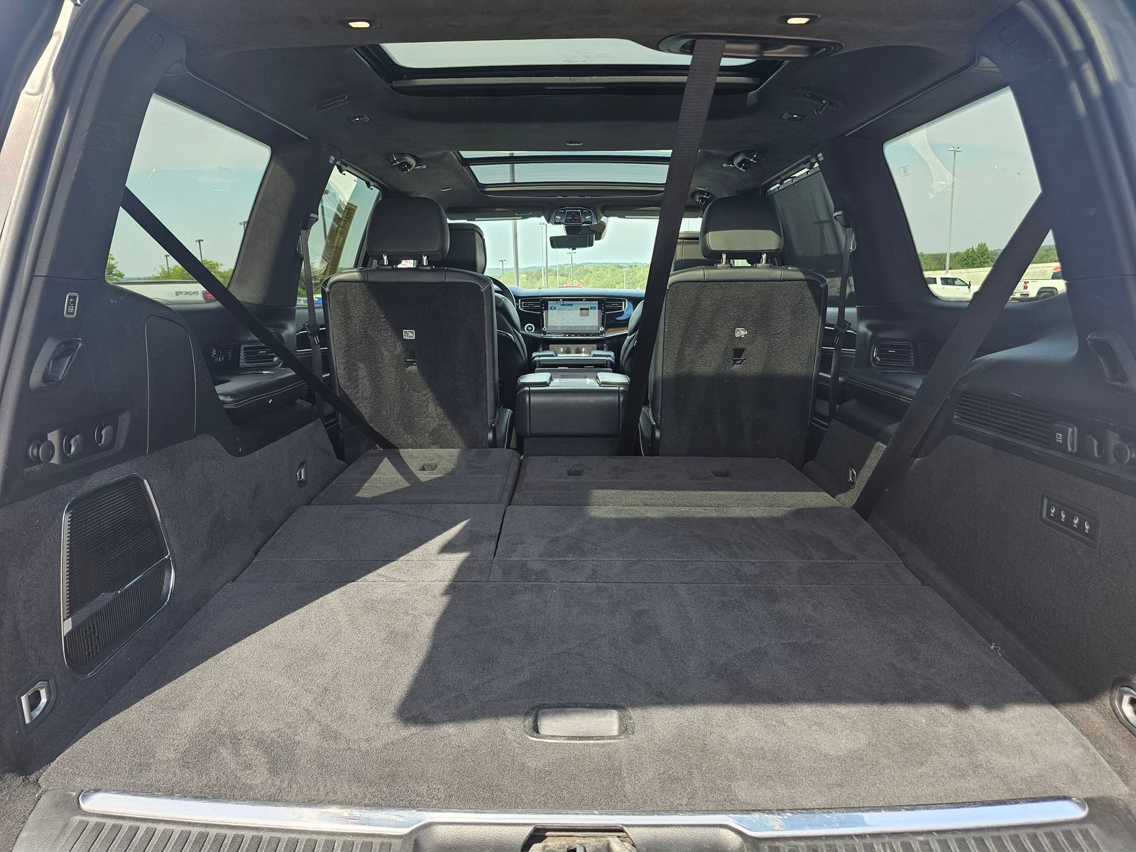 Used 2023 Jeep Grand Wagoneer Series II AWD/4WD image 48