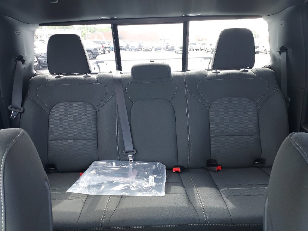 New 2026 RAM 1500 Express AWD/4WD image 13