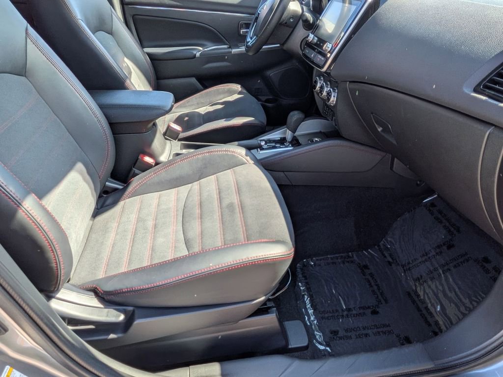Used 2025 Mitsubishi Outlander Sport SE AWD/4WD image 27