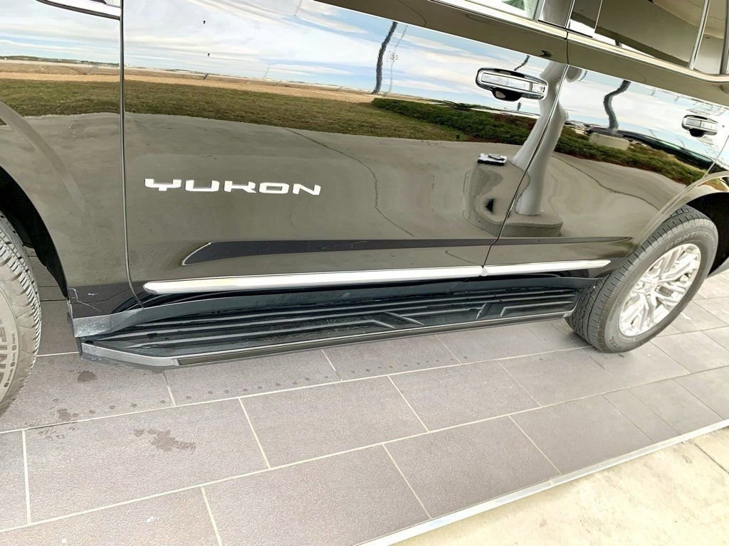 Used 2023 GMC Yukon SLT image 10