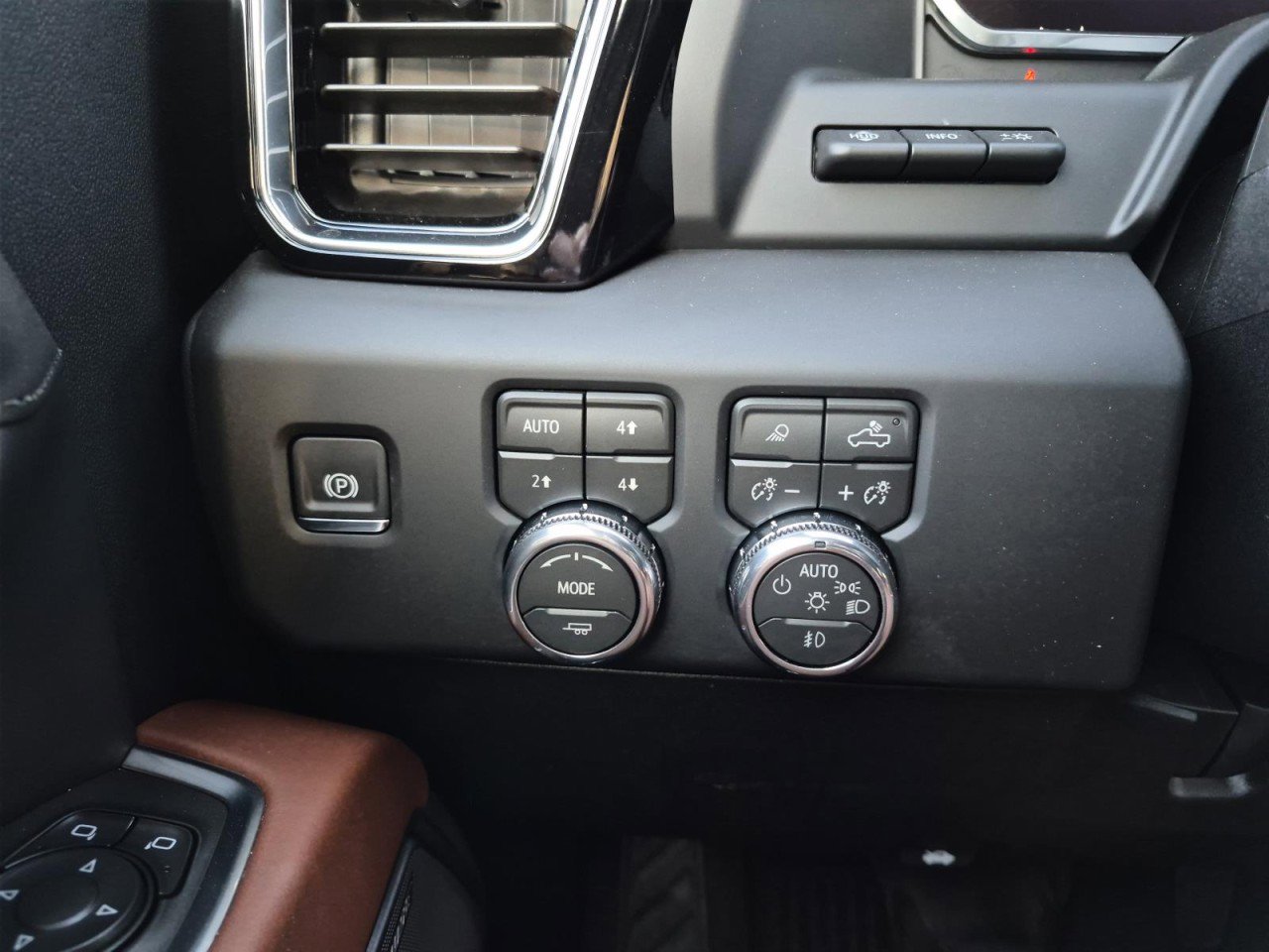 New 2026 GMC Sierra 3500 Denali Ultimate image 19