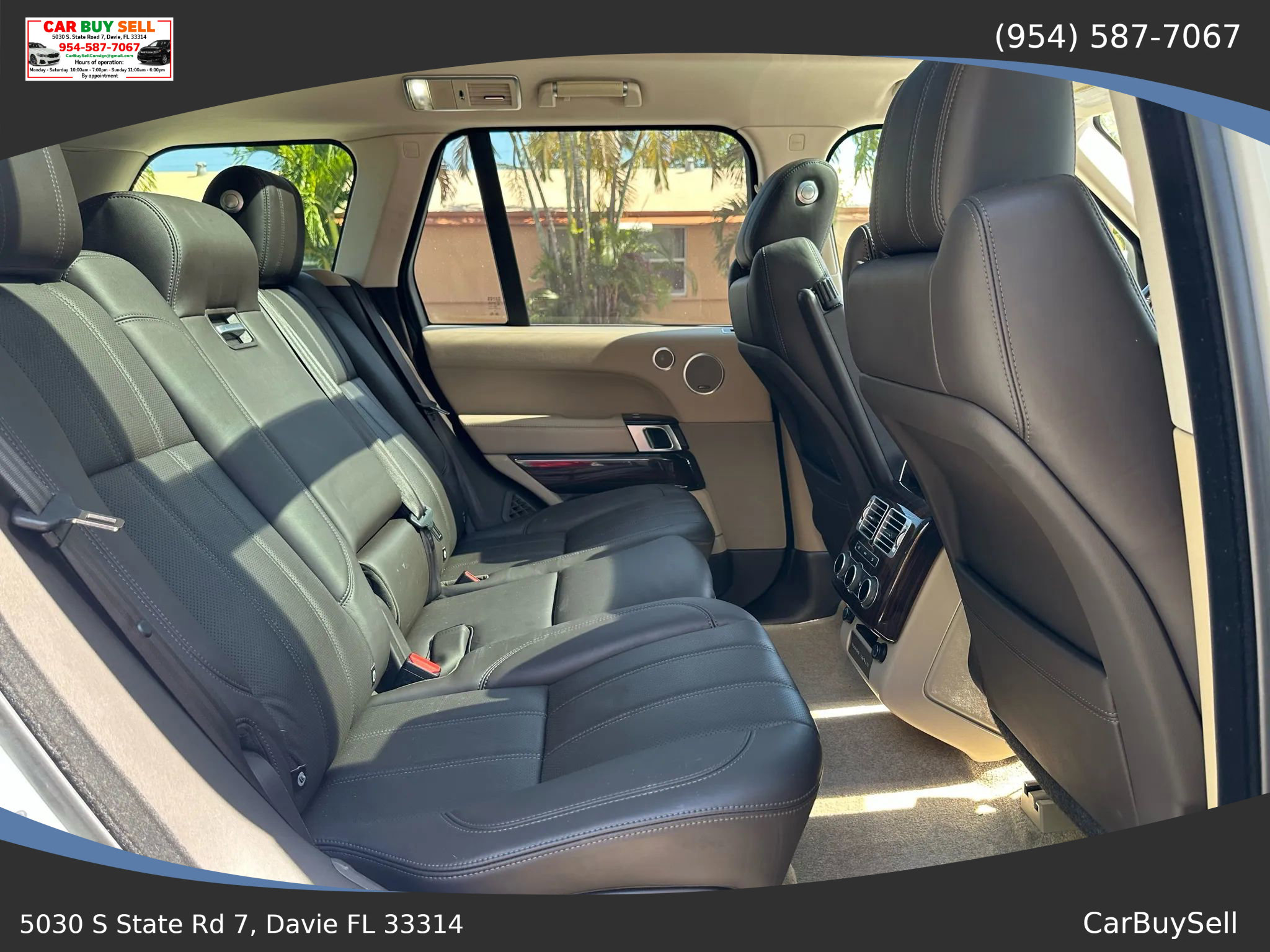 Used 2017 Land Rover Range Rover HSE image 14