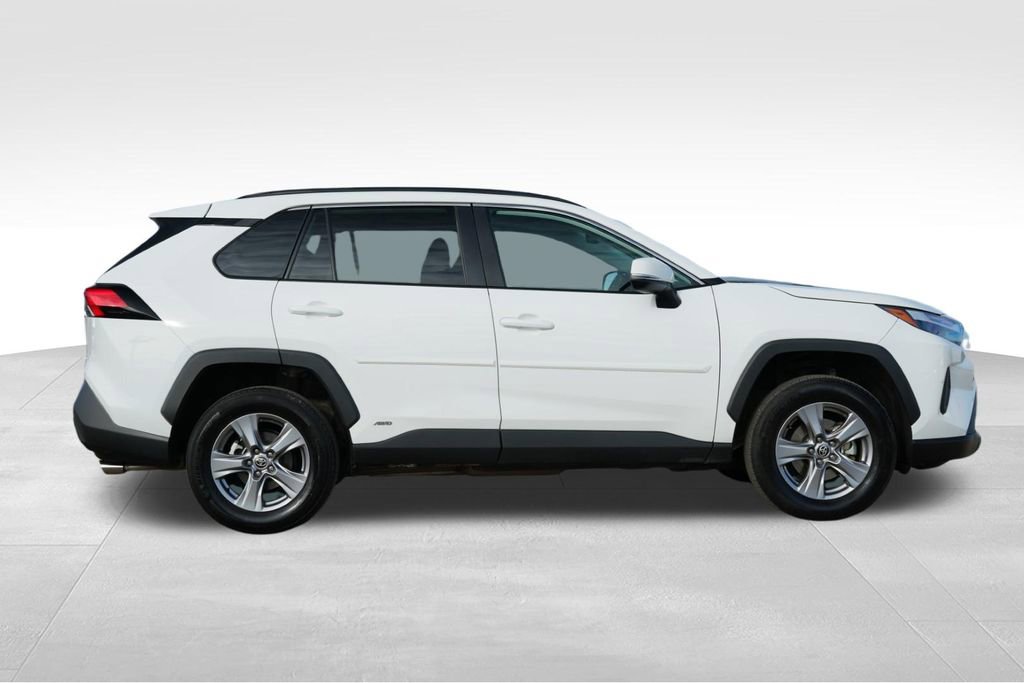 Used 2024 Toyota RAV4 LE image 9