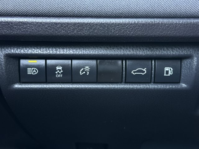 Used 2025 Toyota Camry LE FWD image 21