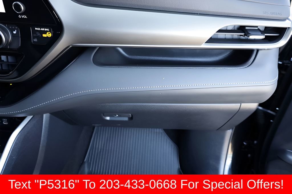 Used 2023 Toyota Highlander XLE AWD/4WD image 43