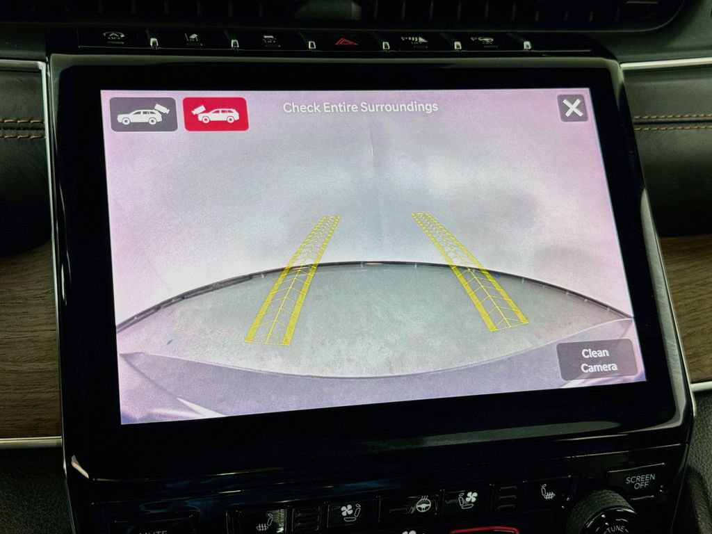 Used 2022 Jeep Grand Cherokee Summit w/ Luxury Tech Group V AWD/4WD image 38