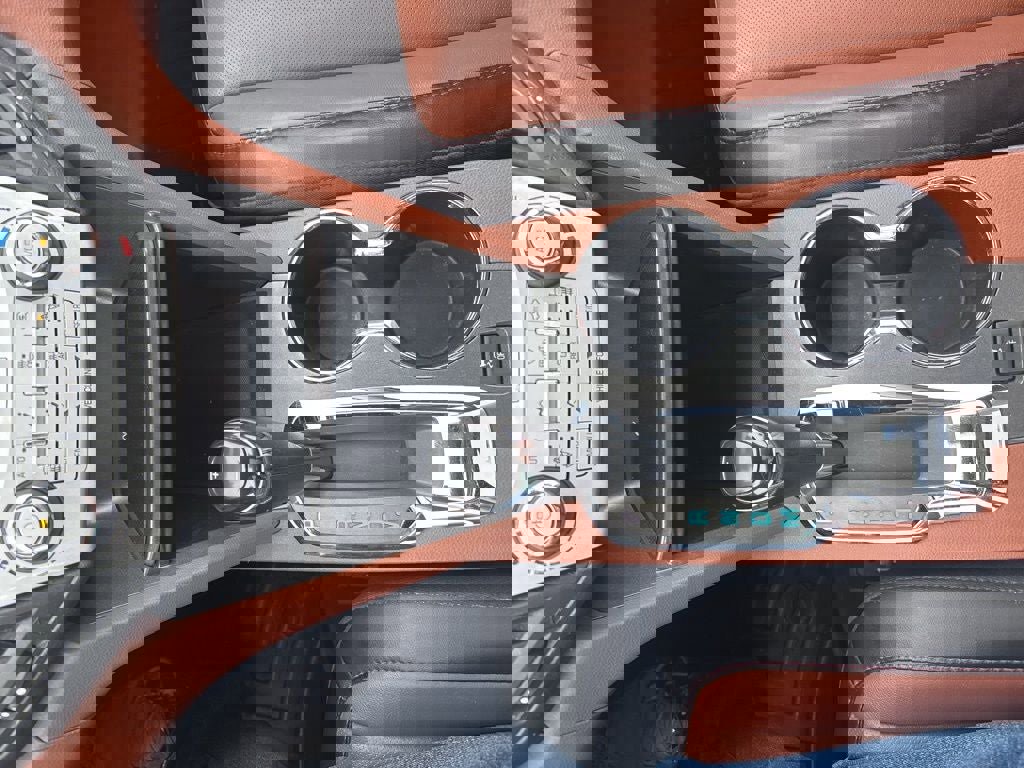 Used 2016 Chevrolet Equinox LTZ w/ Enhanced Convenience Package AWD/4WD image 19