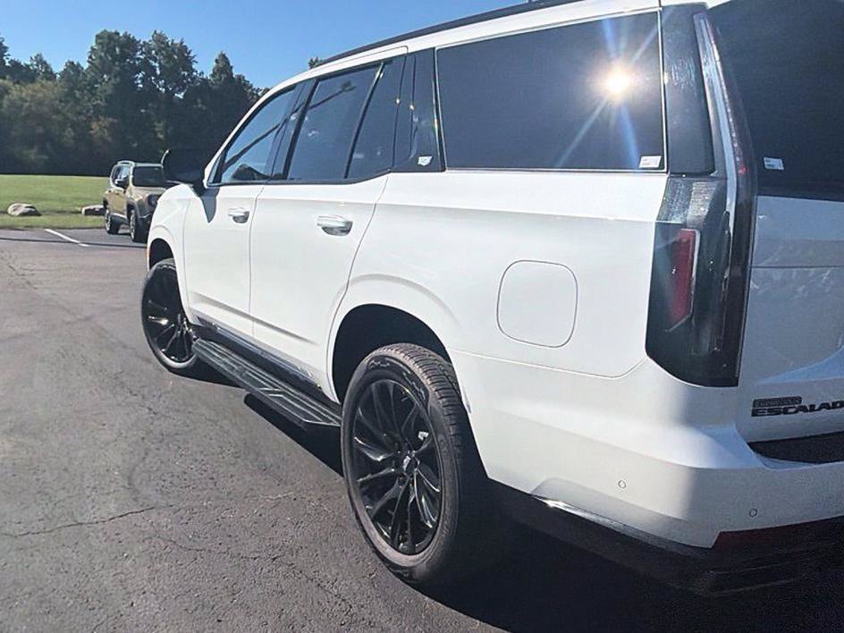 Used 2024 Cadillac Escalade Sport w/ LPO, ONYX Package AWD/4WD image 4