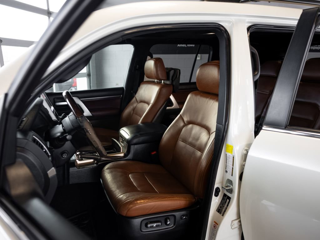 Used 2016 Toyota Land Cruiser AWD/4WD image 12