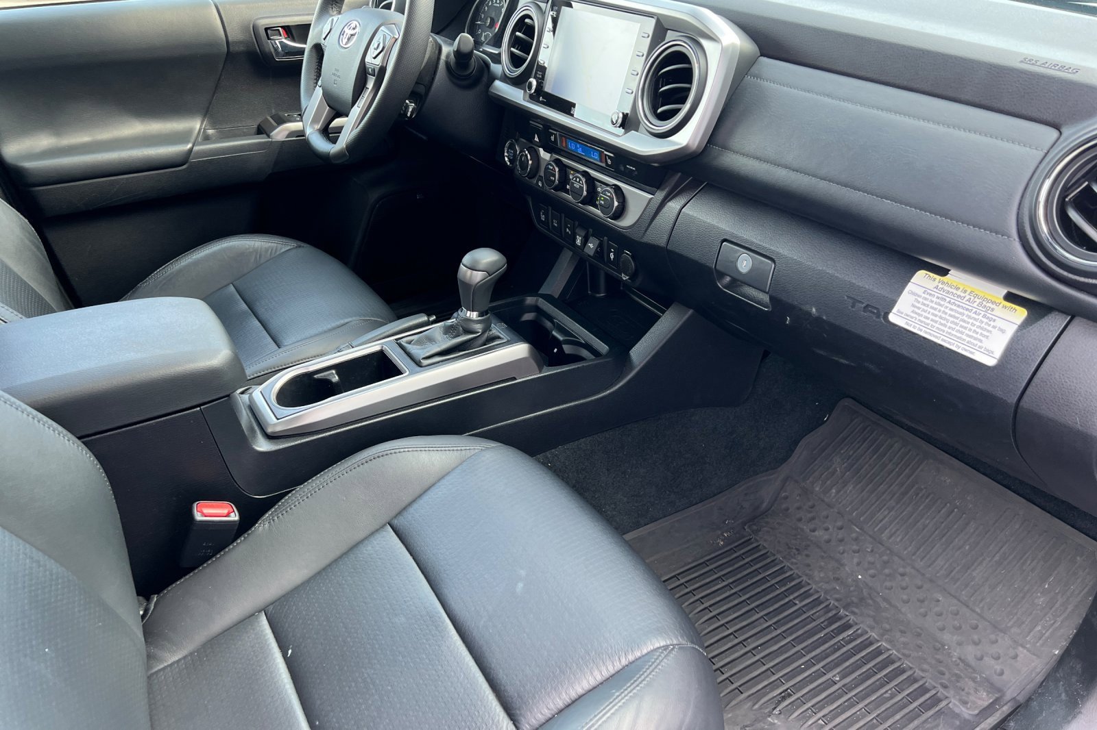 Used 2023 Toyota Tacoma Limited w/ Black Out Package (TMS) image 15