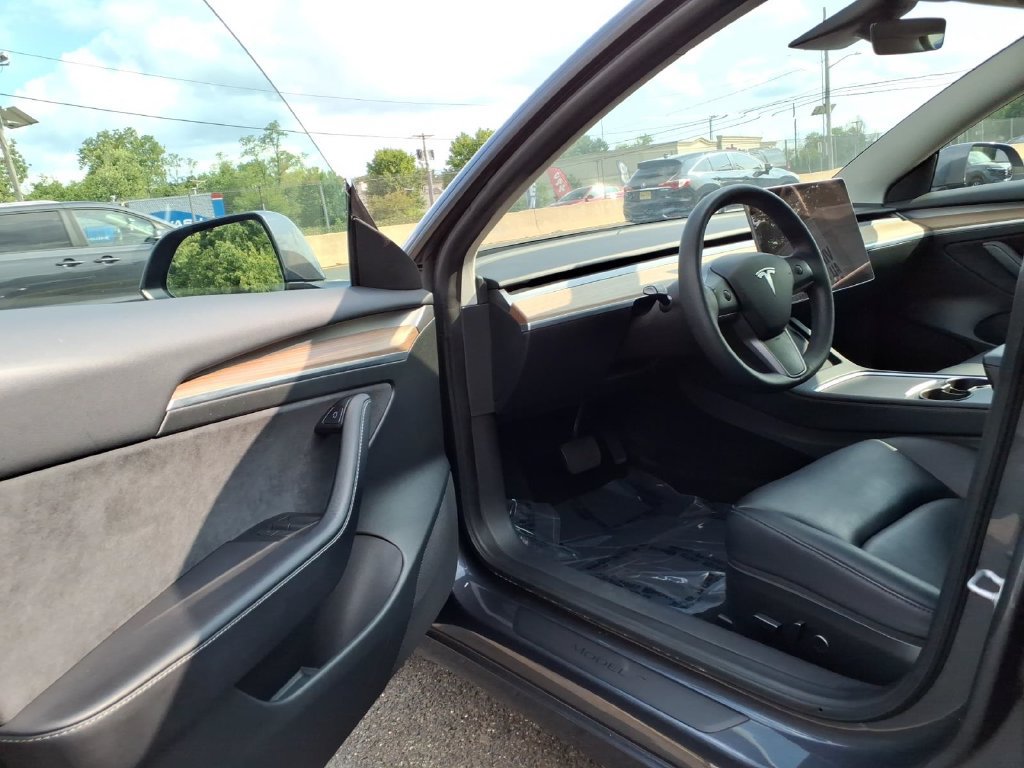 Used 2023 Tesla Model 3 Standard Range RWD image 16