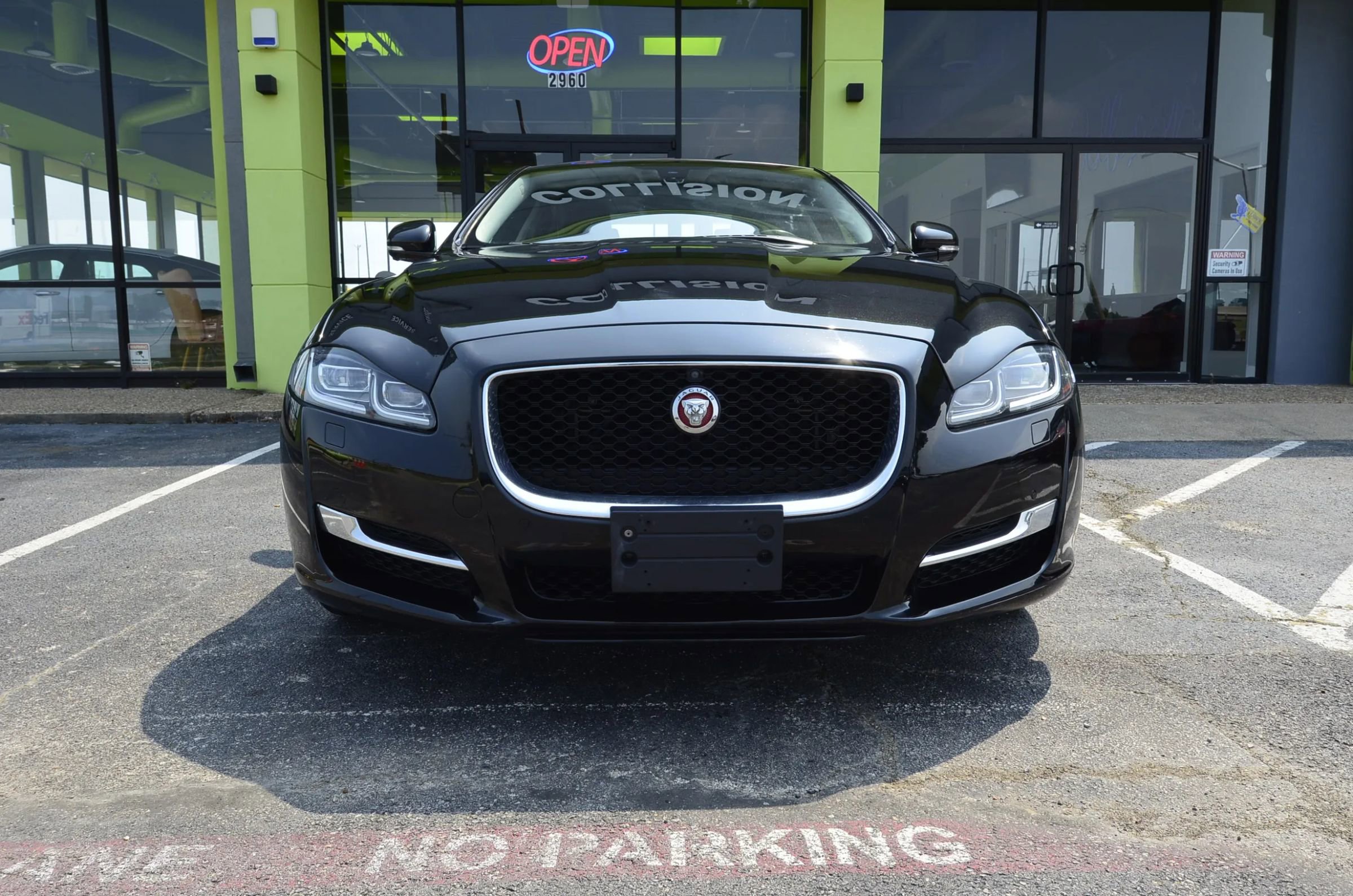 Used 2016 Jaguar XJ R-Sport AWD/4WD image 2