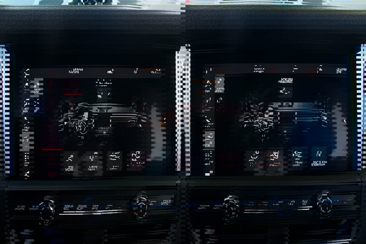 Used 2020 Porsche Macan image 37