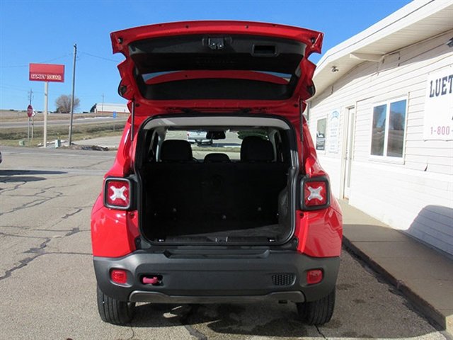 Used 2019 Jeep Renegade Trailhawk image 9