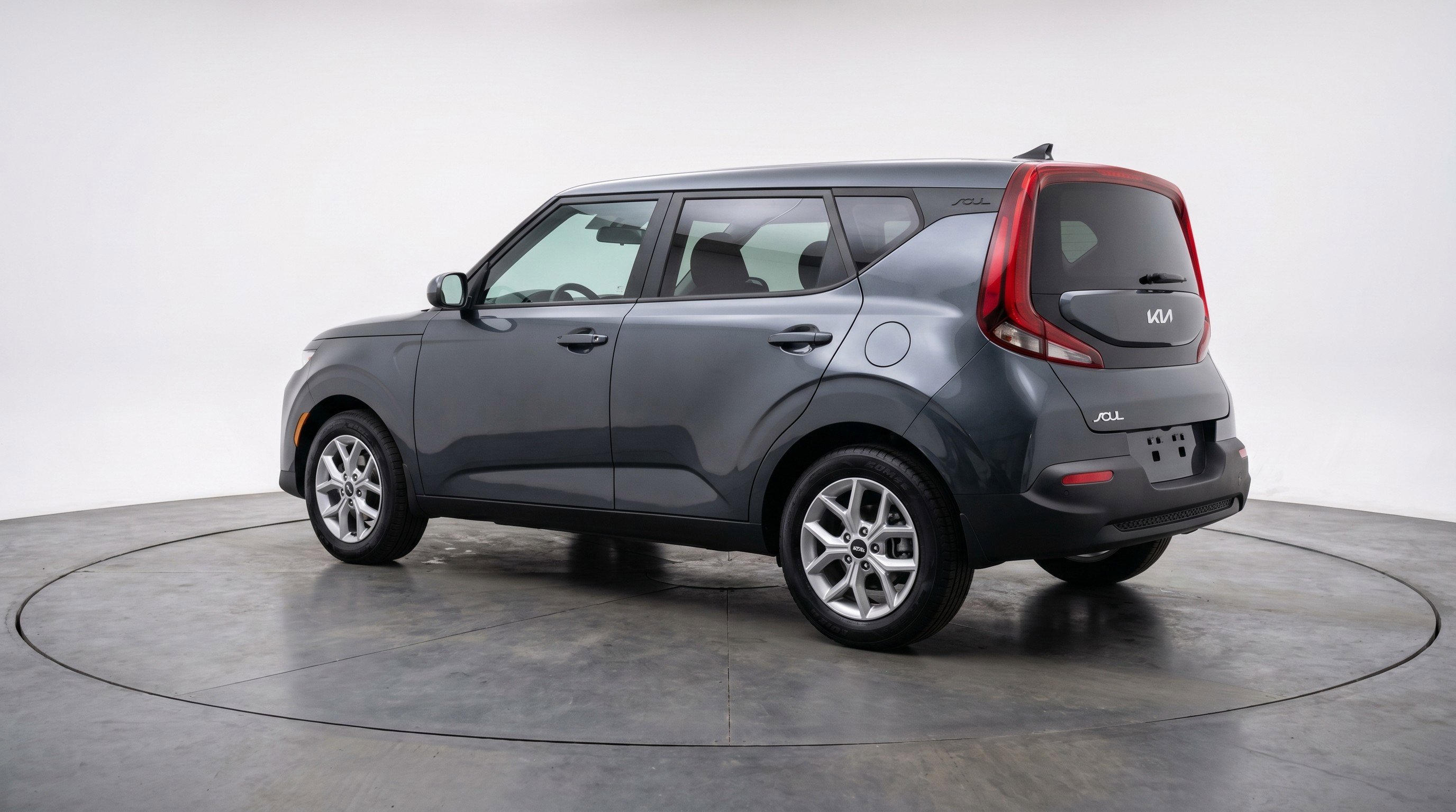 Used 2025 Kia Soul LX w/ LX Technology Package FWD image 6