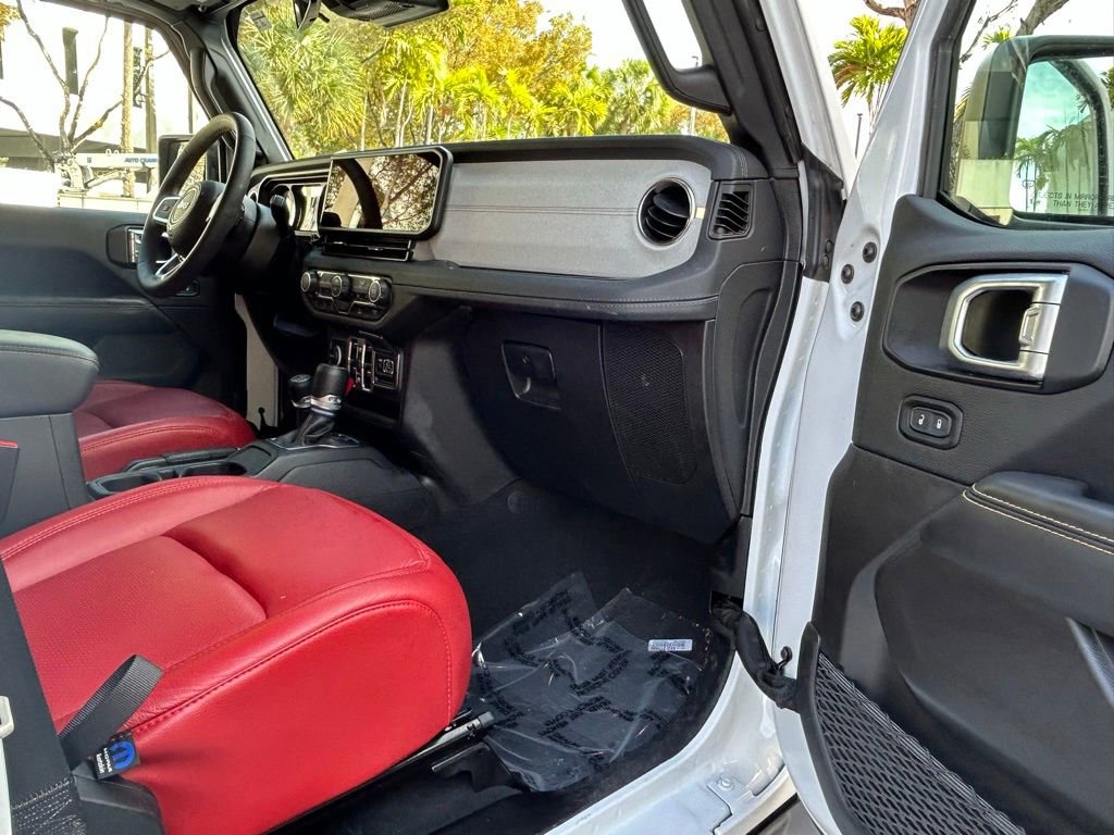 Certified 2024 Jeep Wrangler Sahara image 34