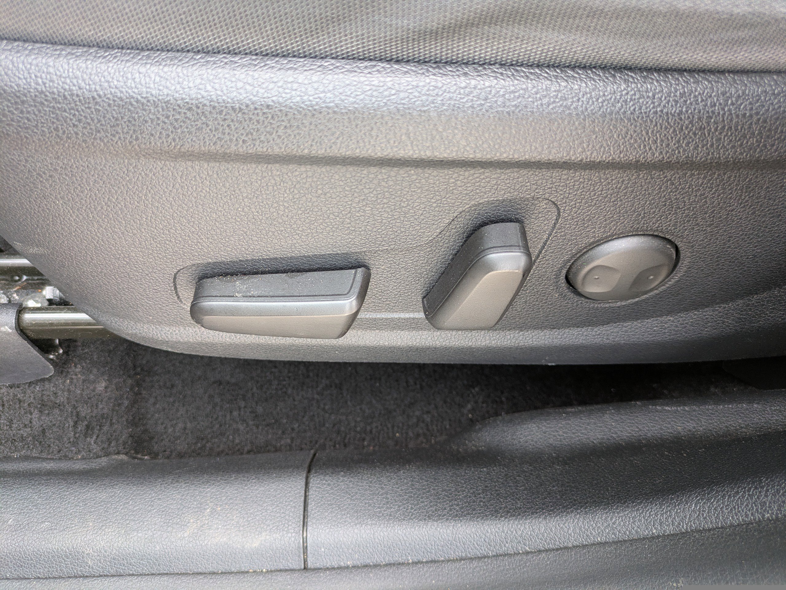 Used 2020 Hyundai Santa Fe SEL image 17