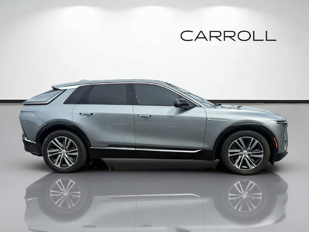 Certified 2024 Cadillac Lyriq Luxury AWD/4WD image 2