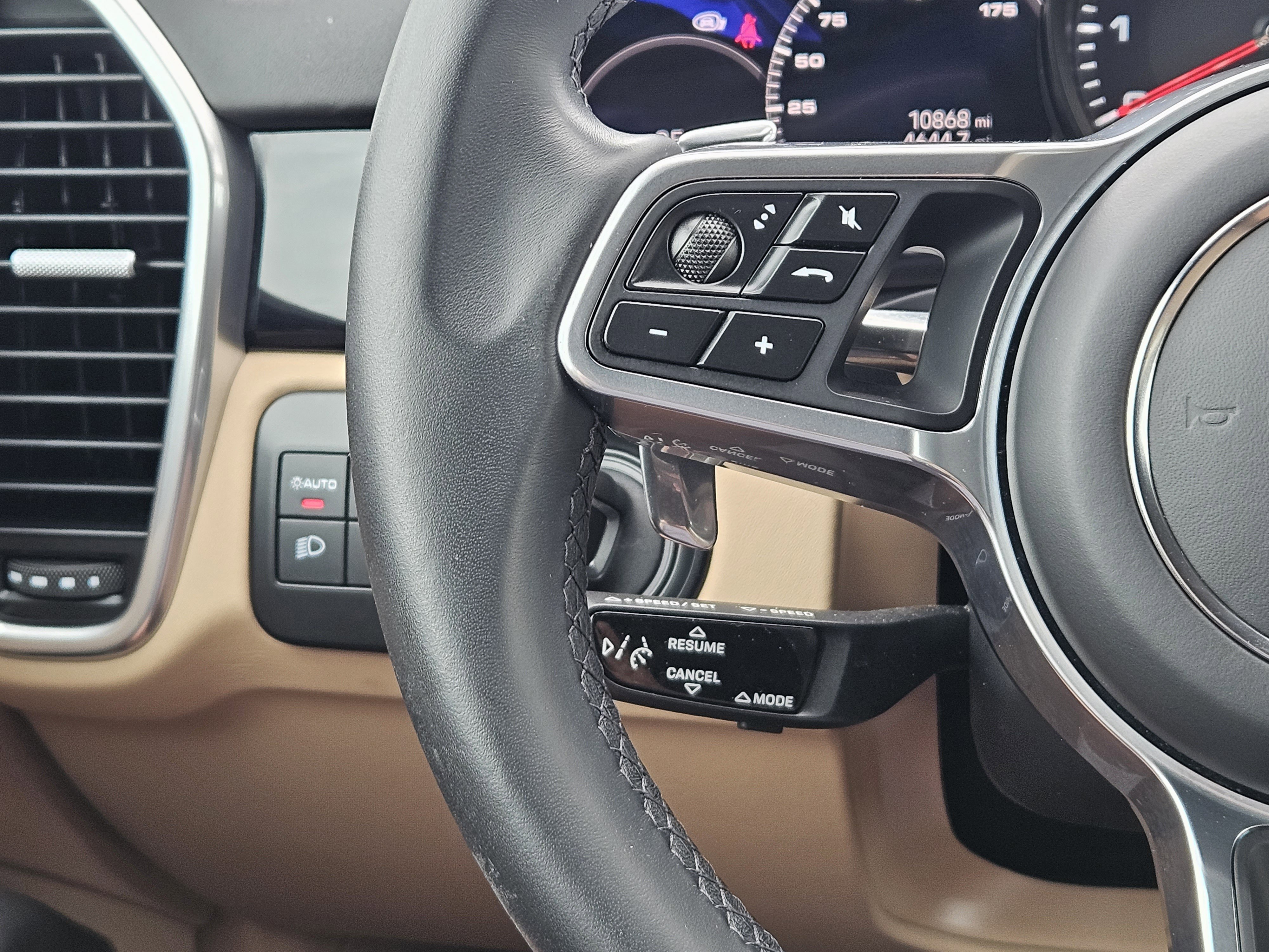Certified 2023 Porsche Cayenne Platinum Edition AWD/4WD image 26
