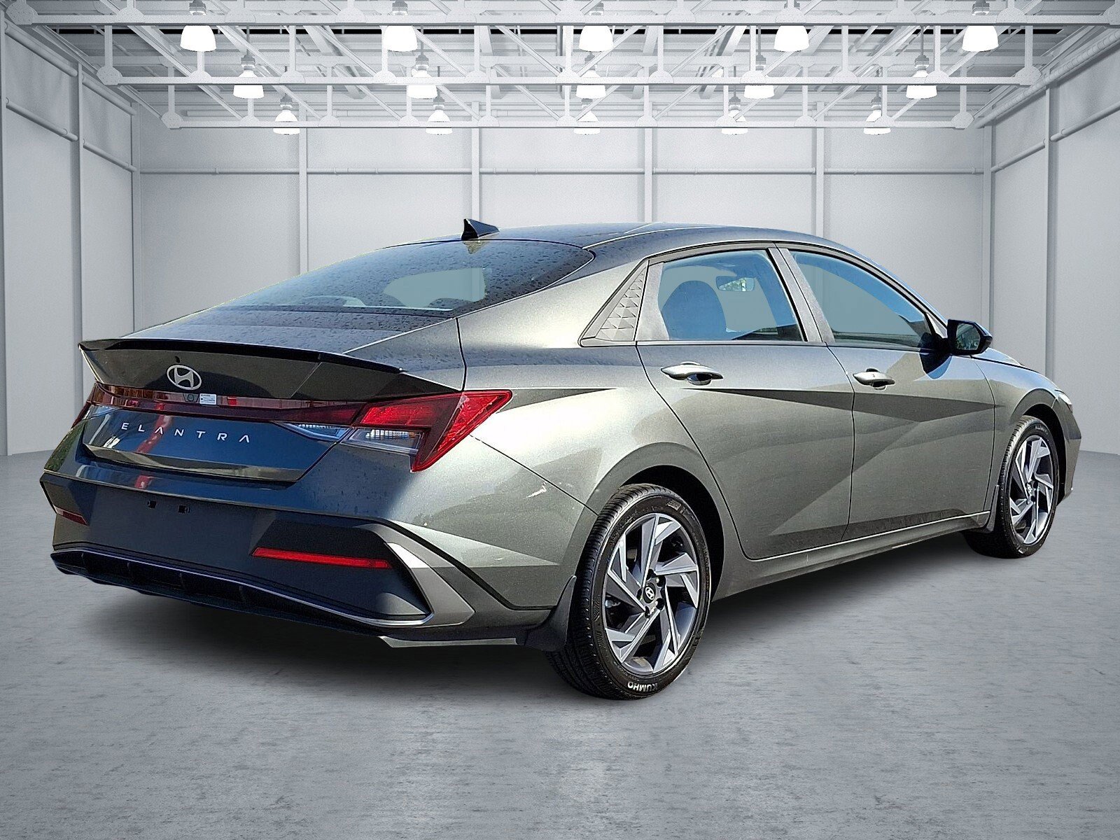Certified 2025 Hyundai Elantra Sport FWD image 6