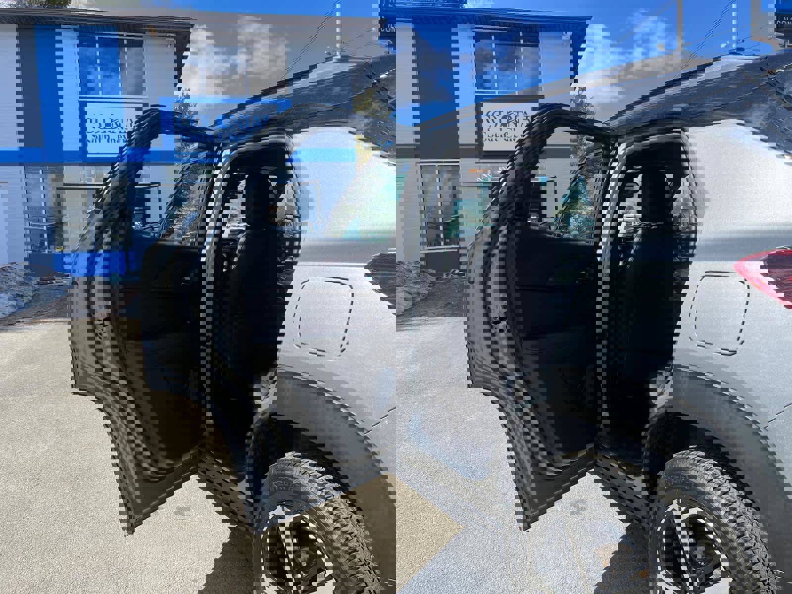 Certified 2023 Chevrolet TrailBlazer RS w/ Convenience Package image 32