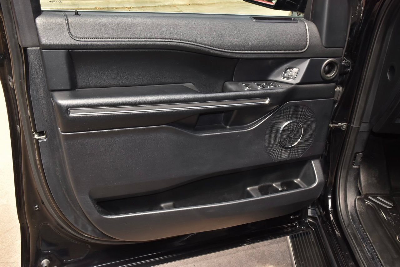 Used 2019 Ford Expedition XLT w/ Equipment Group 202A RWD image 35