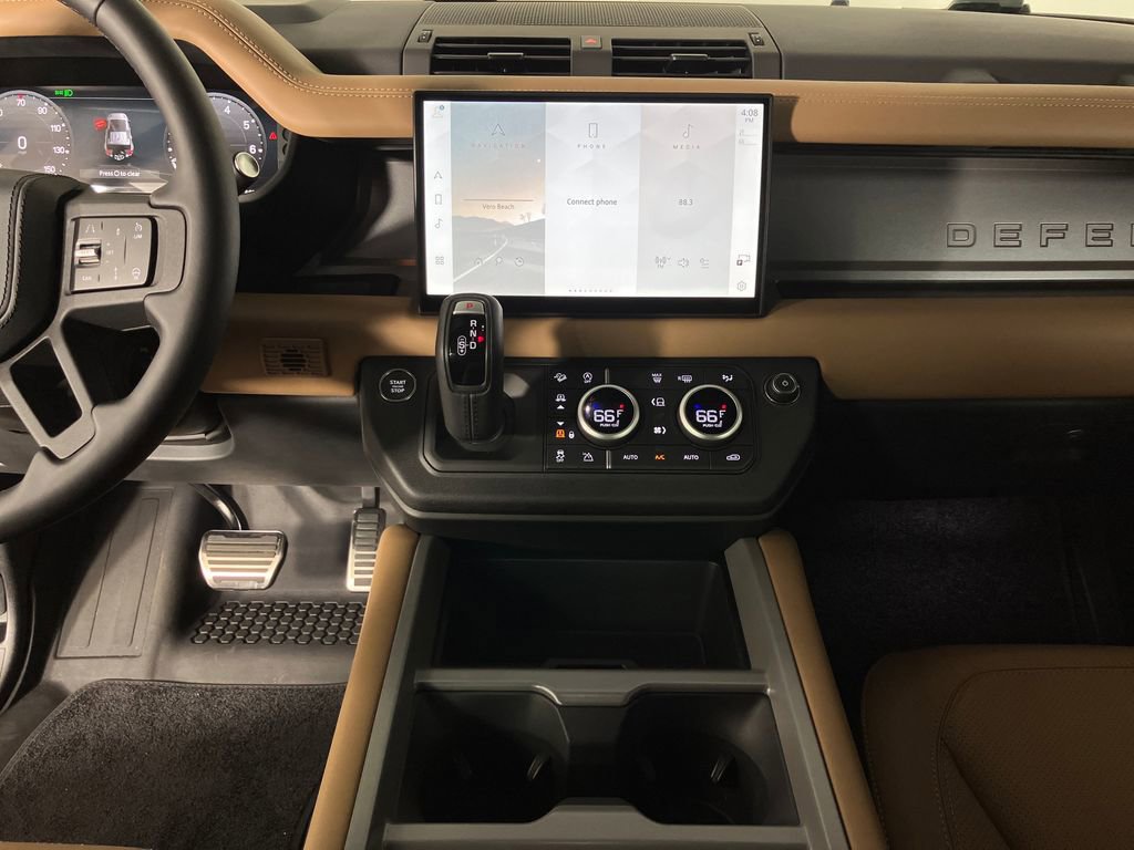 Used 2025 Land Rover Defender 110 X image 28