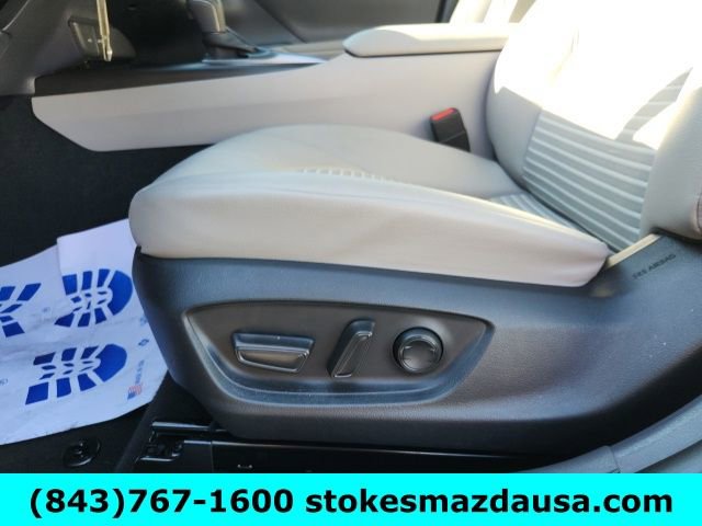 Used 2024 Toyota Camry SE FWD image 5