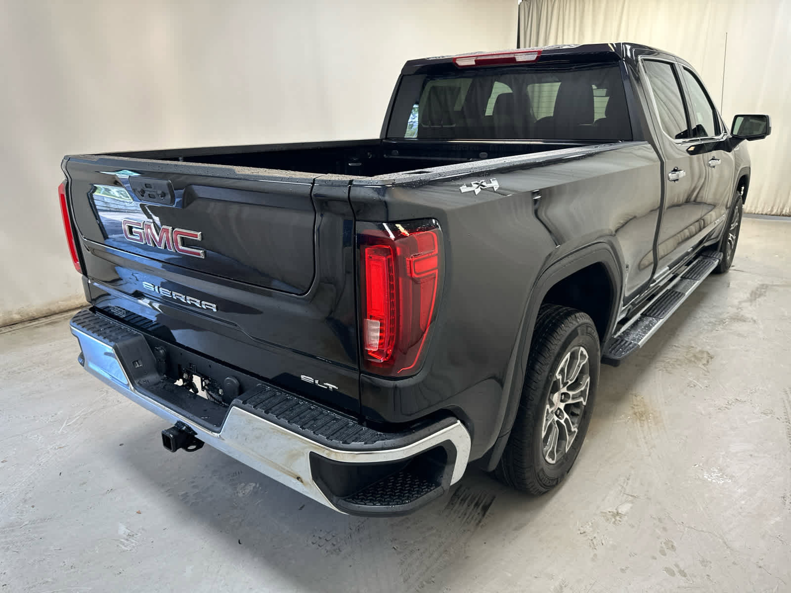 New 2026 GMC Sierra 1500 SLT w/ SLT Convenience Package image 10