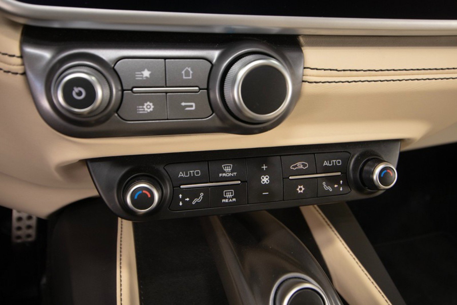 Used 2020 Ferrari Portofino image 38