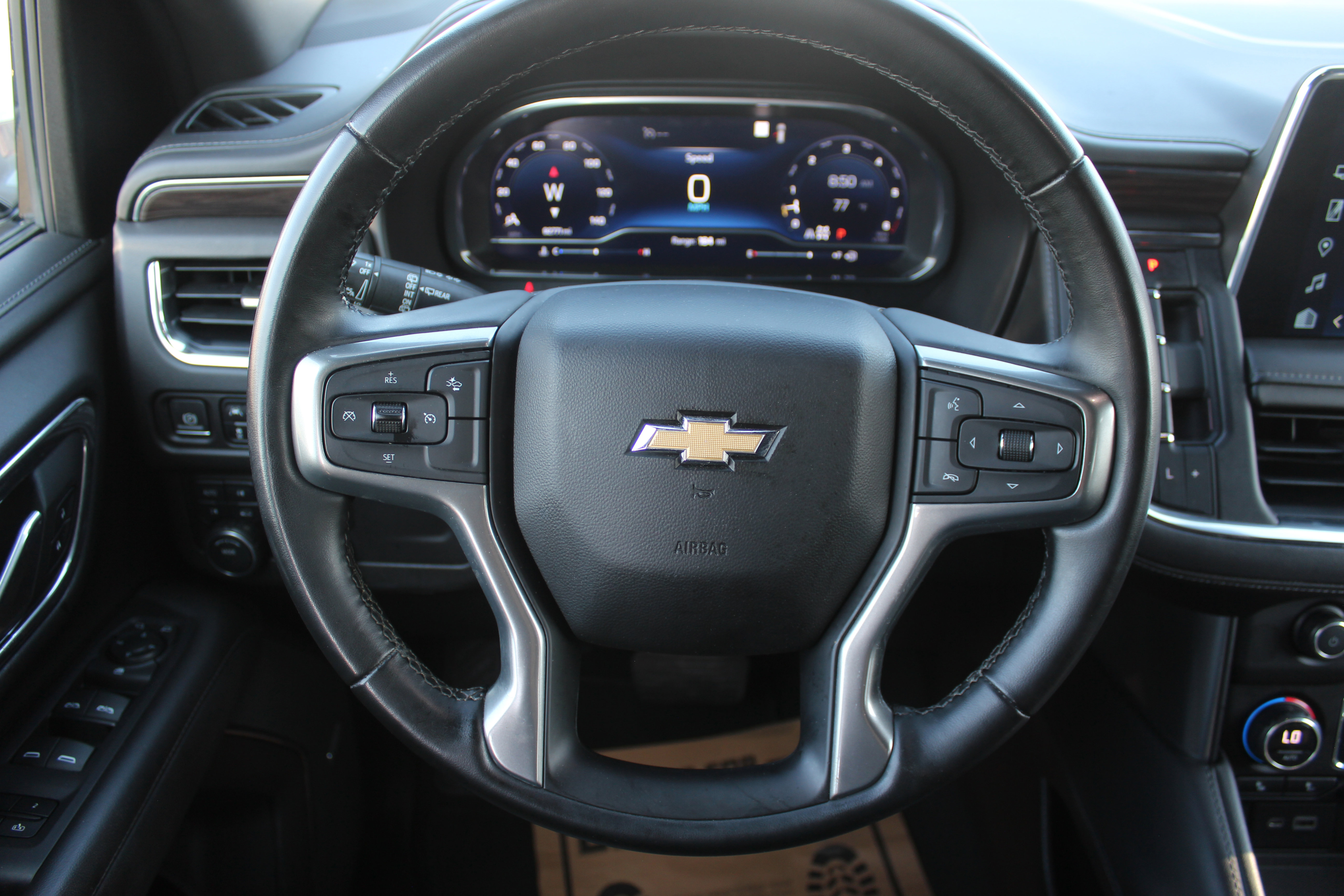 Used 2023 Chevrolet Suburban LT image 19