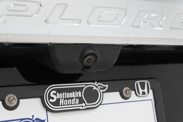 Used 2022 Ford Explorer XLT w/ Class IV Trailer Tow Package AWD/4WD image 10