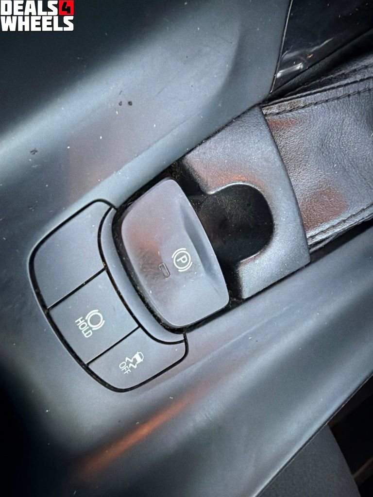 Used 2018 Toyota C-HR XLE FWD image 32