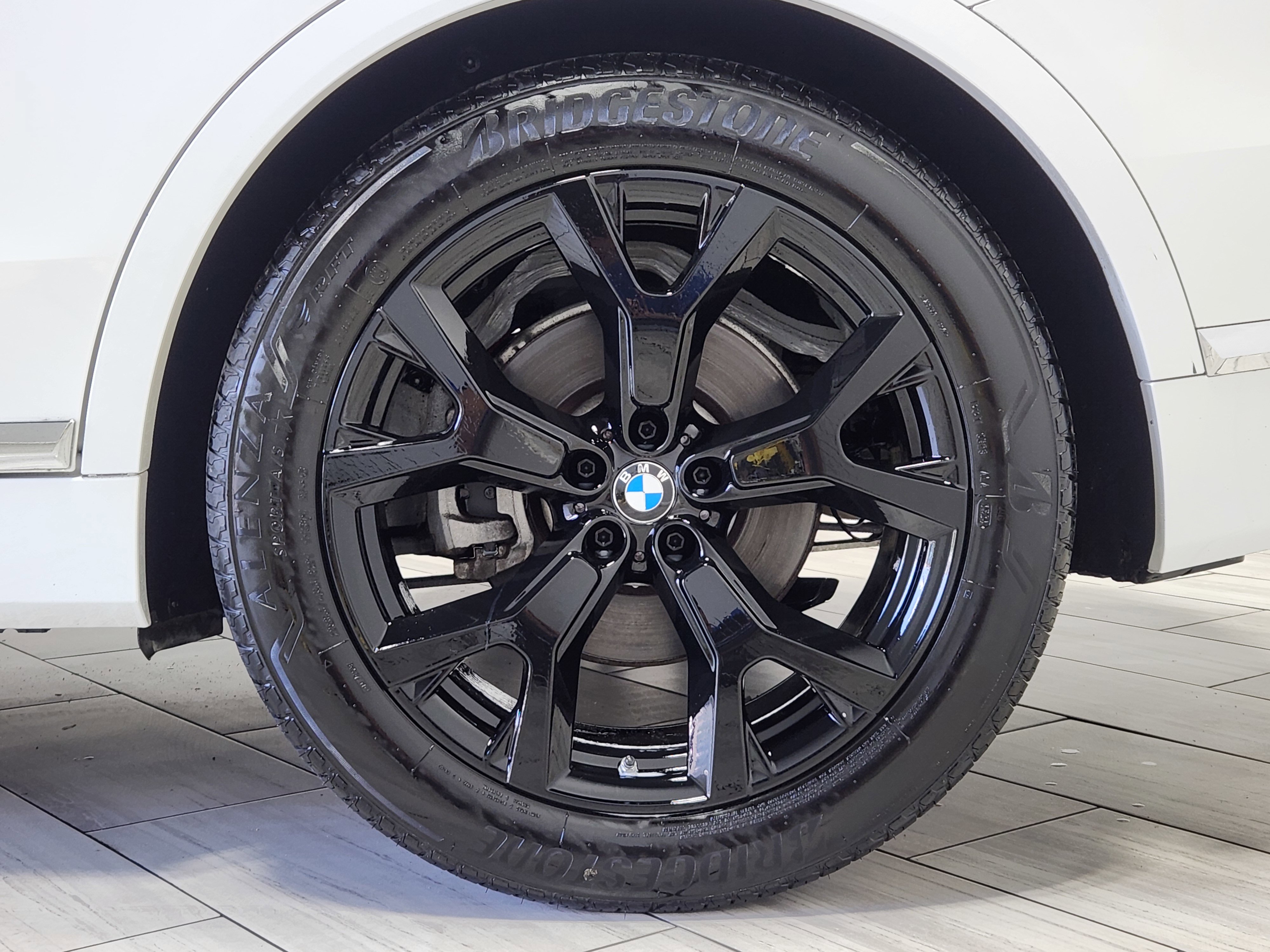 Used 2020 BMW X7 xDrive40i w/ Premium Package image 9