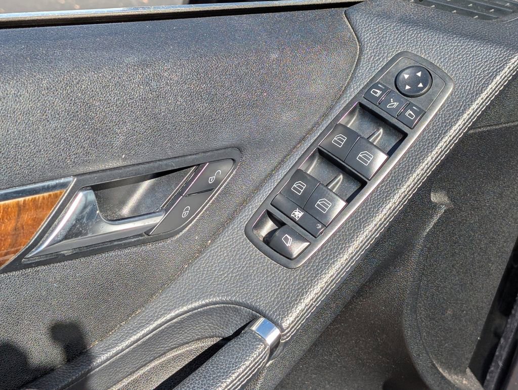 Used 2012 Mercedes-Benz R 350 R 350 image 20