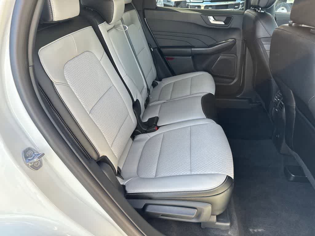 Used 2024 Ford Escape SE image 14