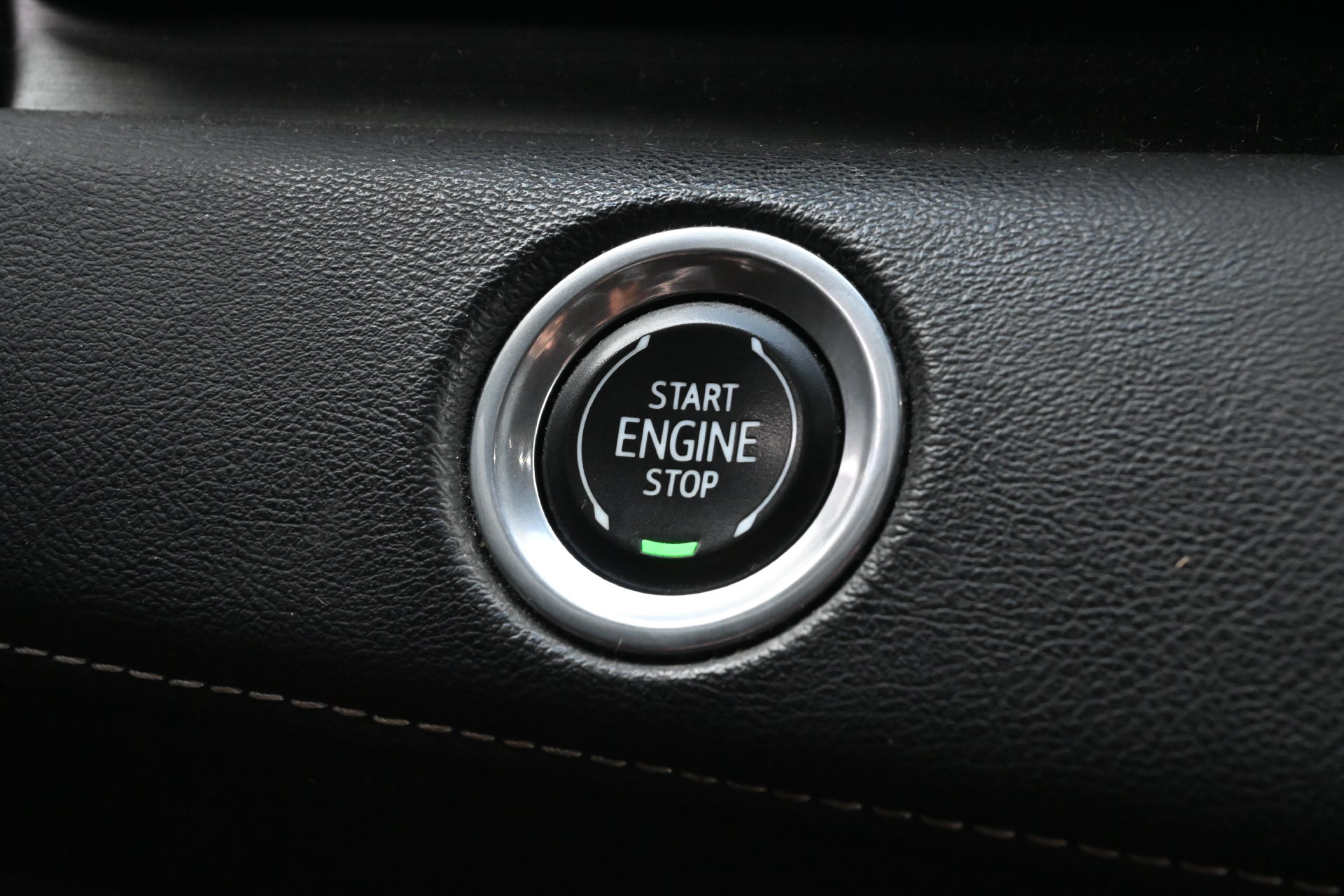 Certified 2022 Cadillac Escalade ESV Luxury RWD image 15