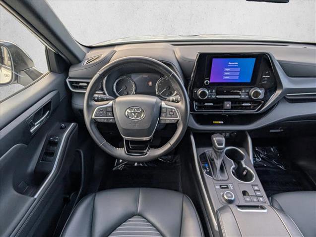 Used 2023 Toyota Highlander XSE image 10
