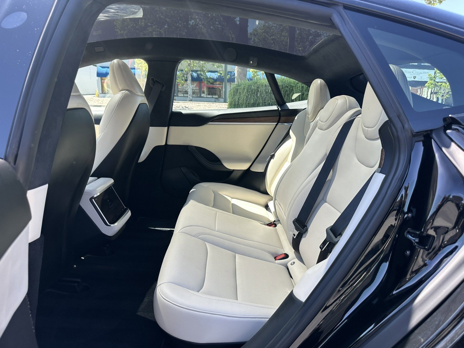 Used 2024 Tesla Model S image 23