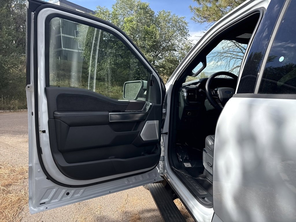 New 2025 Ford F150 Platinum w/ Equipment Group 702A High image 9