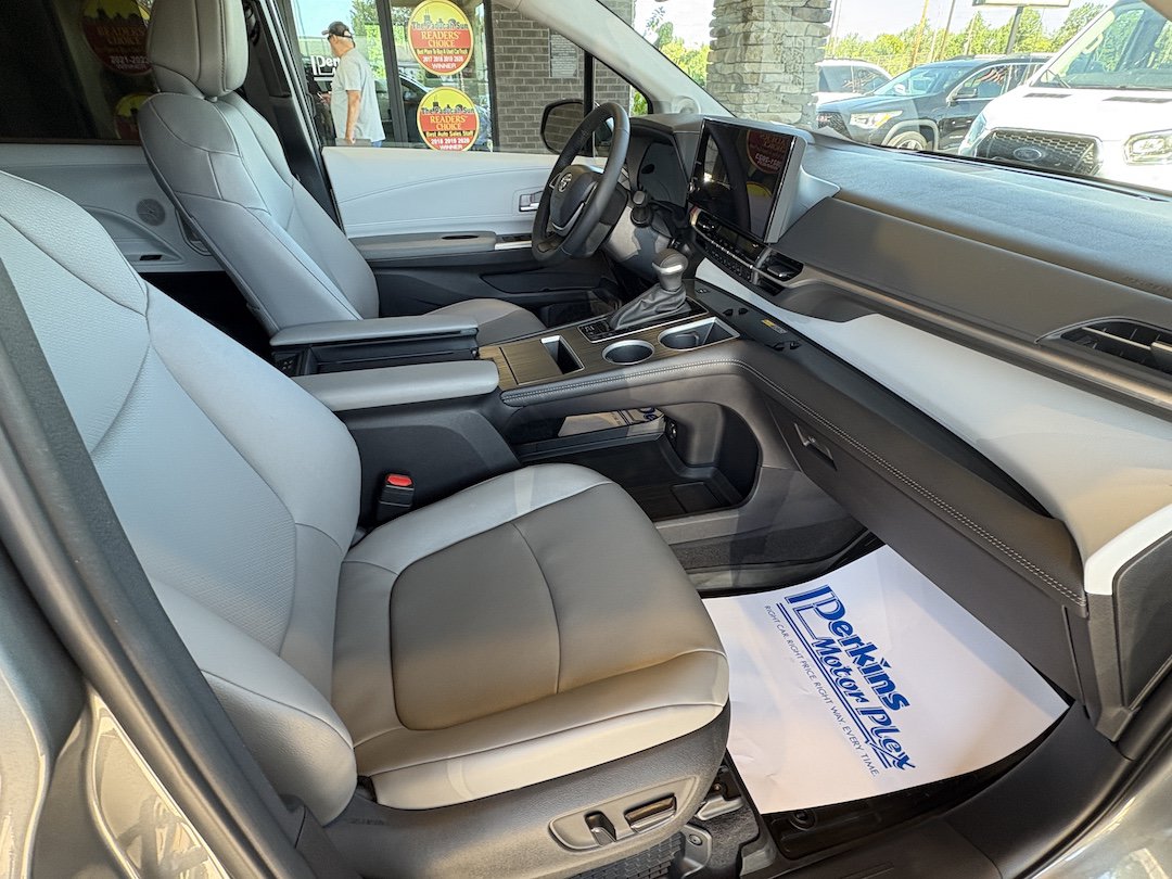 Used 2026 Toyota Sienna XLE AWD/4WD image 29