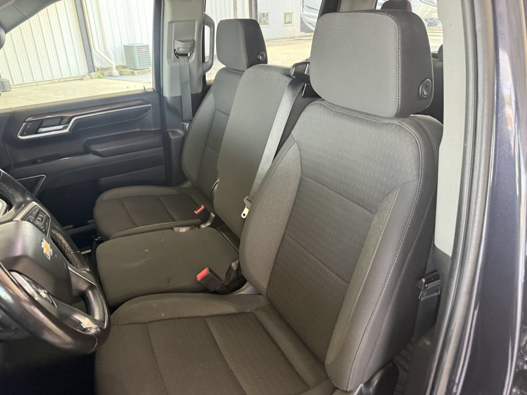 Used 2022 Chevrolet Silverado 1500 LT AWD/4WD image 35