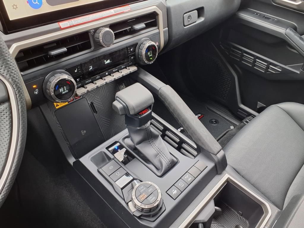 New 2025 Toyota Tacoma TRD Off-Road w/ TRD Off Road Premium Package AWD/4WD image 15