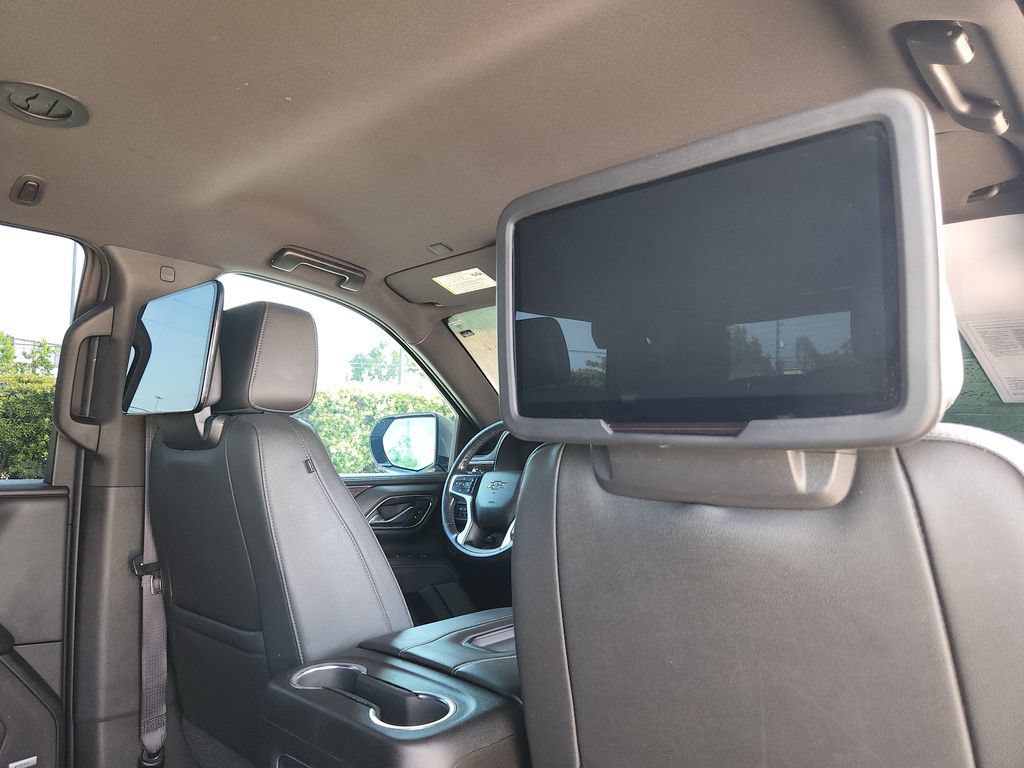 Used 2021 Chevrolet Tahoe Z71 w/ Luxury Package AWD/4WD image 26