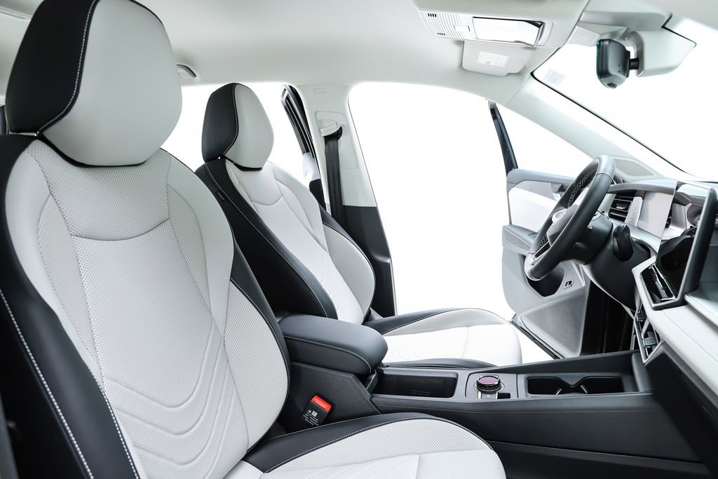 New 2026 Volkswagen Tiguan SE image 36