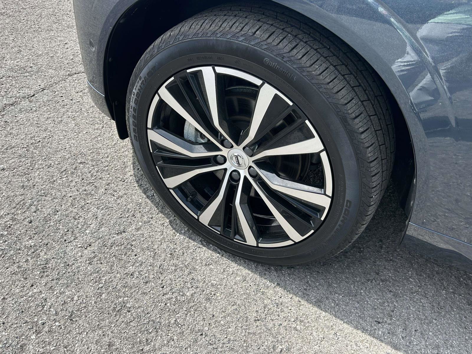 Certified 2024 Volvo XC60 B5 Plus image 9