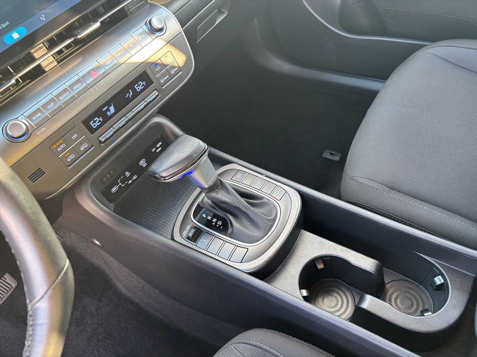 Used 2025 Hyundai Kona SEL image 41